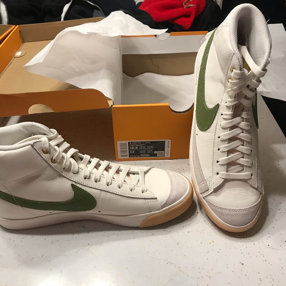 Nike Blazer Mid 77 Vintage Asparagus Snakeskin